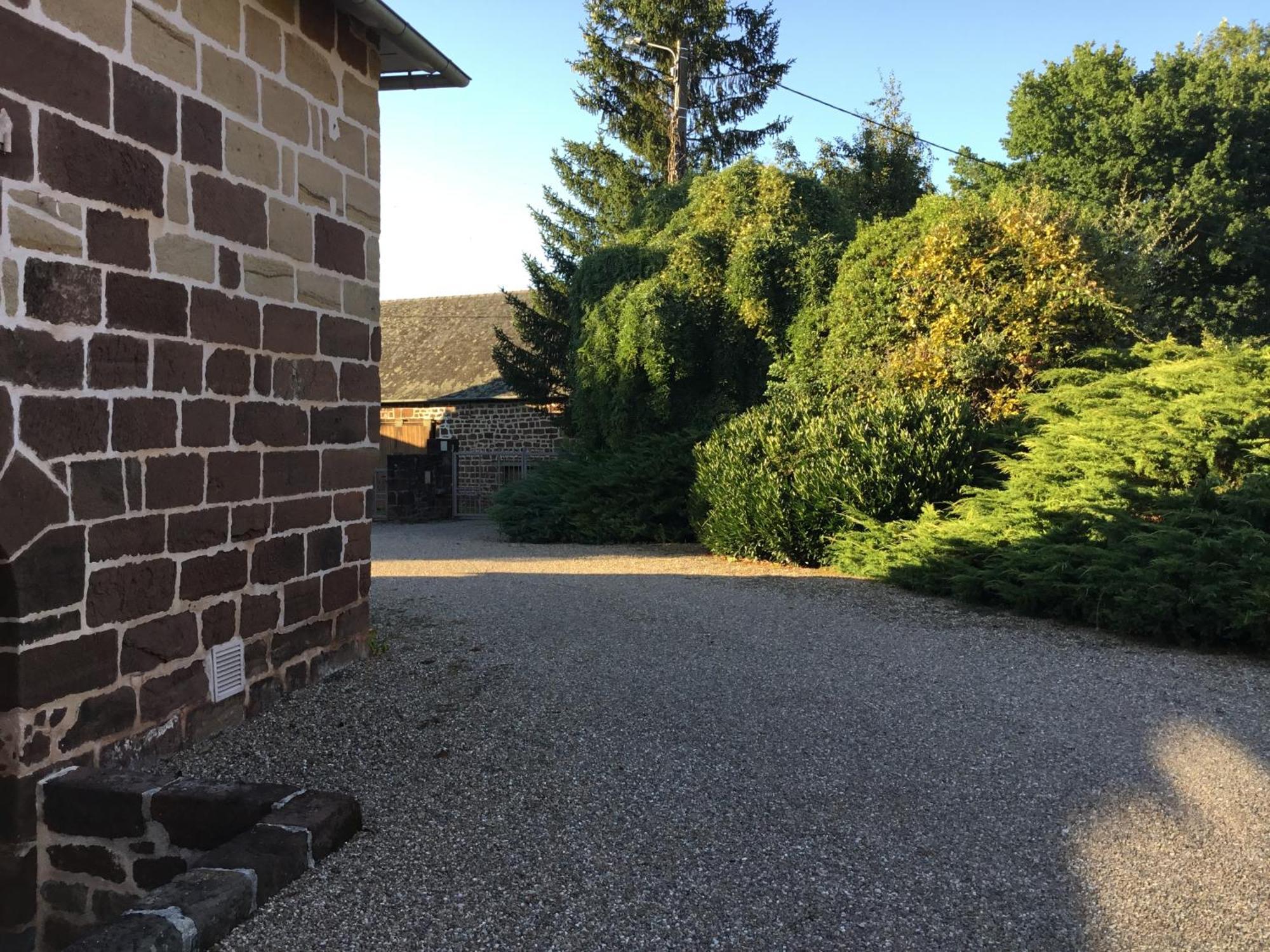 Le Clos De Rose Ussac Exteriör bild