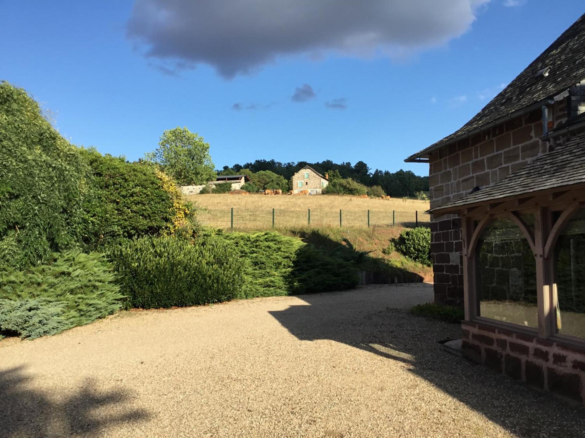 Le Clos De Rose Ussac Exteriör bild